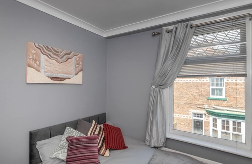 Hartlepool House | Family-Friendly Parade Coastal House for Memorable Getaways