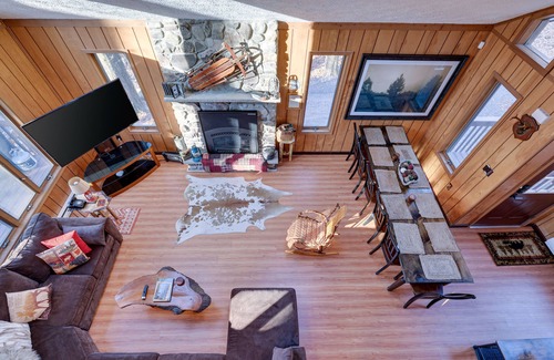 Gouldsboro House | Cozy Poconos Retreat: Pet-Friendly Home with Lake Access
