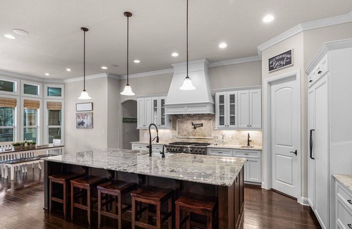 Wetmore House | Large pool+Hot Tub+ Perfect for Large Groups