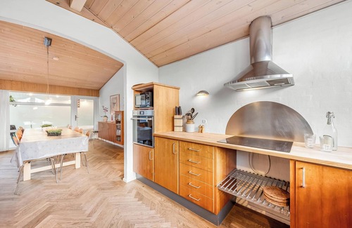Lodbjerg Hede Cottage | Family-Friendly 5 Bedroom Retreat in Ringkøbing with Pool