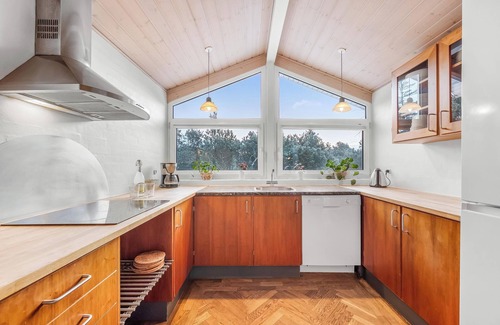 Lodbjerg Hede Cottage | Family-Friendly 5 Bedroom Retreat in Ringkøbing with Pool