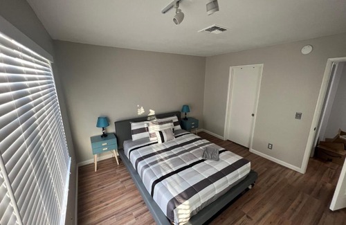 Paradise House | Relaxing Oceanfront Retreat with Pool & Family Amenities