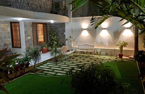 Adarsh Nagar House | Central Jaipur Hotel: Ideal Location for Your Getaway