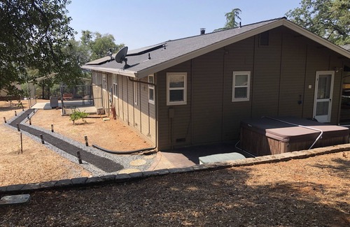 North Auburn House | Relaxing Spa Retreat by the Ridge Golf Course, Rated 9.6