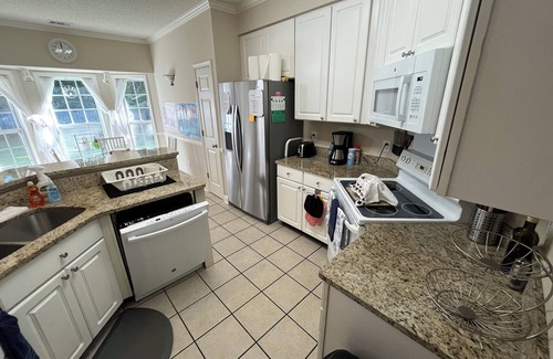 Pickwood House | Large private home near campus