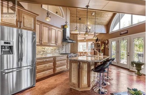 Azilda House | Elegant Waterfront Lakeview Estate with Pool and Breakfast