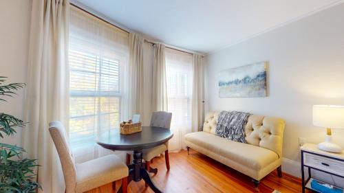Longwood Apartment | Cozy Private Room Just 10 Minutes from Fenway Park