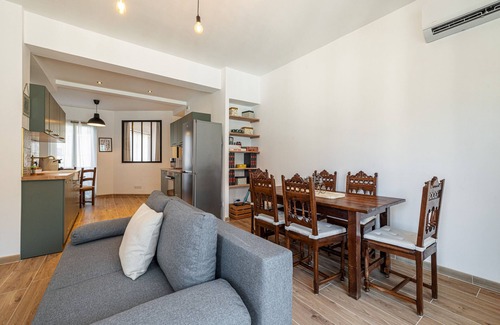Liberation Apartment | Large & Quiet 1 Bdr Downtown