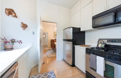 Russian Hill Apartment | Spacious 2BR Apartment in Iconic Russian Hill, SF