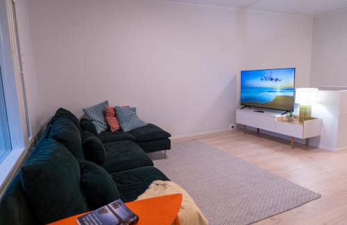 Espoo House | Large renovated townhouse with sauna and patio
