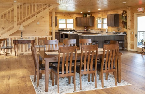 Halifax House | Spacious Retreat for Group Stays with Pool & Breakfast