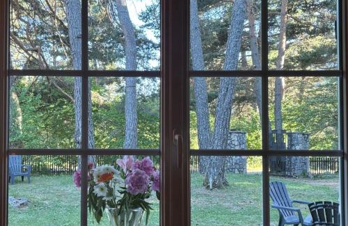 La Bastide Ski Chalet | Cozy Riverside Chalet Near Gorges du Verdon for Families