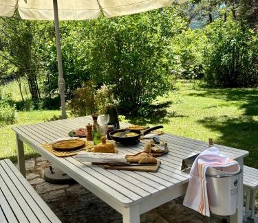 La Bastide Ski Chalet | Cozy Riverside Chalet Near Gorges du Verdon for Families