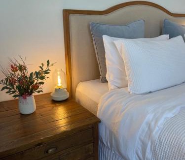 Grays Point Bed & Breakfast | Unforgettable River Retreat: Family-Friendly & Guest Rated 9.8