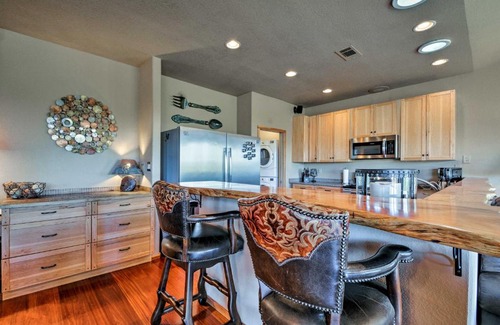 Ruidoso House | Captivating Ruidoso Home with Hot Tub & Scenic Views