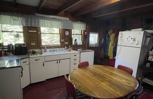 Sebago Cottage | LARGE RUSTIC COTTAGE WITH BUNK HOUSE. SLEEPS 17.
