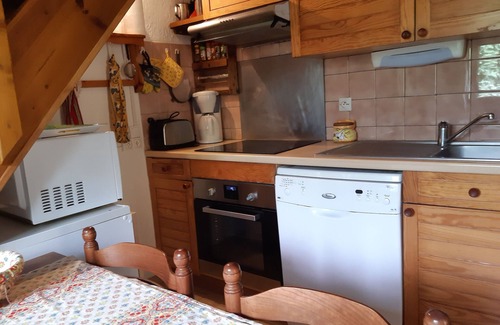 Formigueres Ski Chalet | Inviting Self-Catered Chalet with Ocean Views and Garden