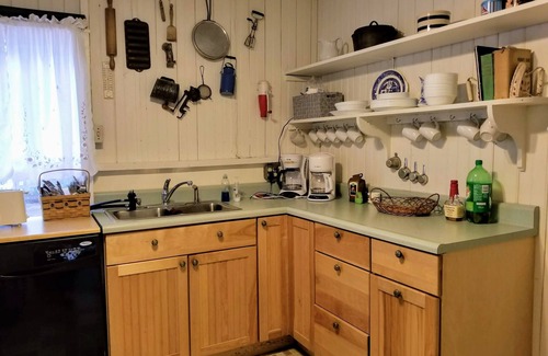 Mount Gretna Heights Cottage | Family-Friendly Shadywood Cottage with Ocean View & Breakfast