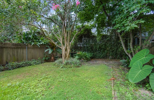 West Riverside House | Ideal Double Room in Prime Uptown Location with Kitchen