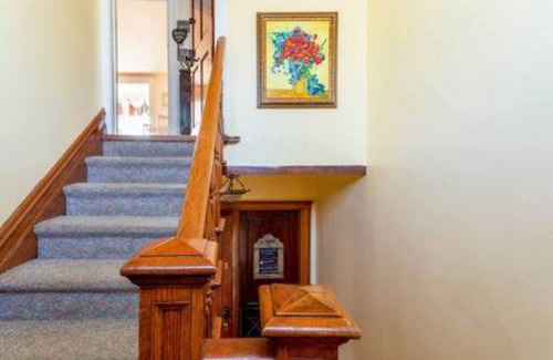 Montclair Apartment | Cozy Unique 3rd Floor Apartment - Pet & Child Friendly