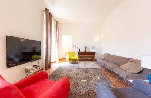 Antibes Old Town Apartment | Family-Friendly 3 BDR Apartment in Antibes, Near the Beach