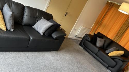 Newport Pagnell Apartment | Ideal Family Retreat: 5-Bedroom House Near Milton Keynes