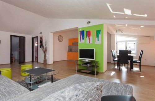Vintijan Apartment | Family-Friendly Getaway in Spacious Apartment - Rated 9.4/10