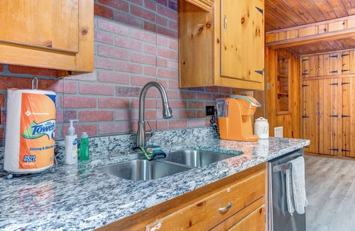 McCalla House | Ideal Stone Home Near UA with Pool & Pet-Friendly Amenities