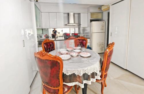 Karet Apartment | Large & Strategic 3BR Taman Rasuna Apt Pool
