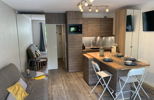 Barcelonnette Apartment | Spacious Studio with Garden, Pool & Spa Amenities