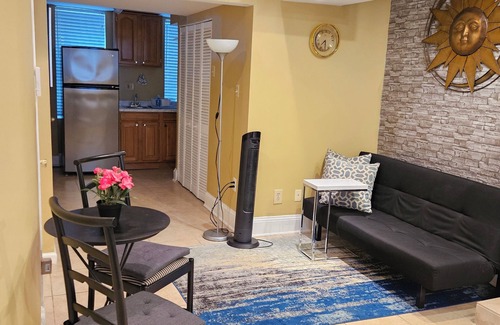 Truxton Circle Apartment | Stylish Studio Near Metro with Kitchen & Breakfast Included