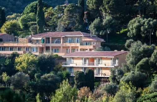 Bormes-Les-Mimosas Apartment | Sea View Studio N°6 with Spa & Breakfast - Rated 10/10