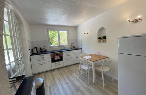 Sillans-la Cascade Cottage | Private Pool Retreat with Ocean Views Near Cascade