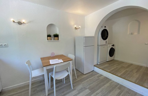 Sillans-la Cascade Cottage | Private Pool Retreat with Ocean Views Near Cascade