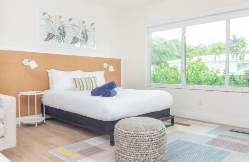 El Portal Apartment | Stylish Studio Apartment with Pet-Friendly Amenities