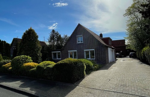 Waddewarden House | Stylish Vacation Home with Ocean Views near Hooksiel