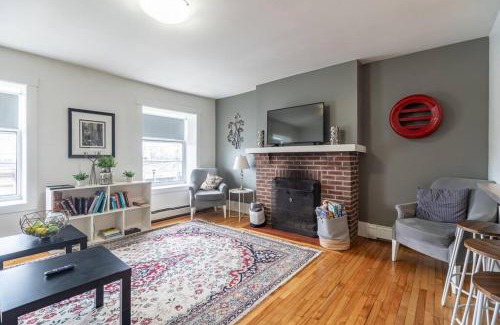 Bedford Apartment | Bright & Inviting Home #103 - Child-Friendly Retreat
