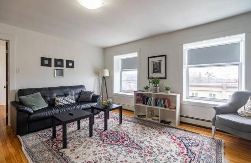 Bedford Apartment | Bright & Inviting Home #103 - Child-Friendly Retreat