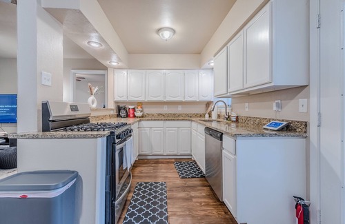 Dallas House | Inviting Yard & Fun Games - Perfect for Family Getaways!
