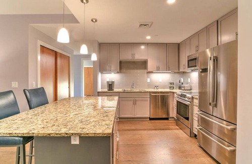 Downtown Asheville Condo | Exquisite Condo Unit #503 with Kitchen & Child-Friendly Amenities
