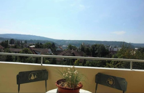 Saint-Jean-Baptiste House | Pet-Friendly T3 with Quiet Terrace and Citadel Views