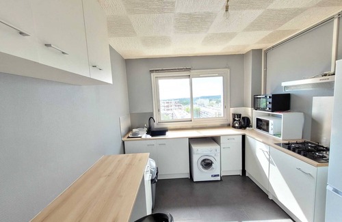 Bellevue Apartment | Comfortable 4-Bedroom T5 with Kitchen and Breakfast Included