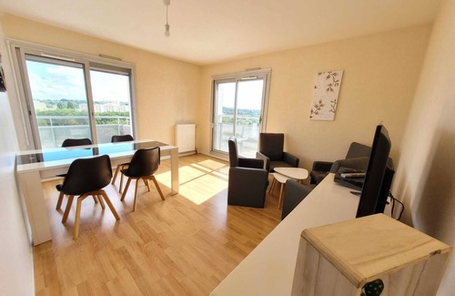Bellevue Apartment | Comfortable 4-Bedroom T5 with Kitchen and Breakfast Included