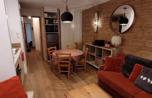 Saint-Etienne-de-Tinee Apartment | Family-Friendly Retreat with Mountain Views and Spa Amenities