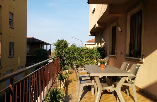 Desenzano del Garda Apartment | Stylish Three-Room Apartment with Ocean and Lake Views