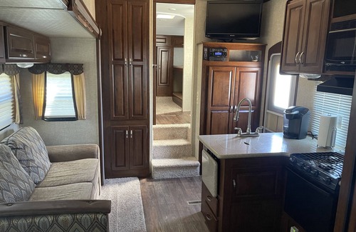 Sherkston House | Pet-Friendly Trailer with Ocean View at Sherkston Shores!