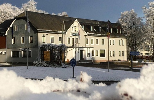Buellingen House | Comfortable Double Room with Breakfast at Hotel Schröder
