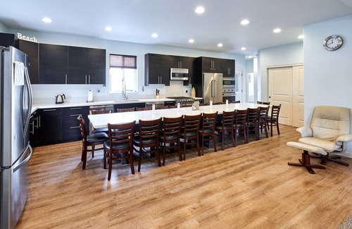 Lincoln Beach House | Spacious Beachfront Home with Whale Watching & Pool Access