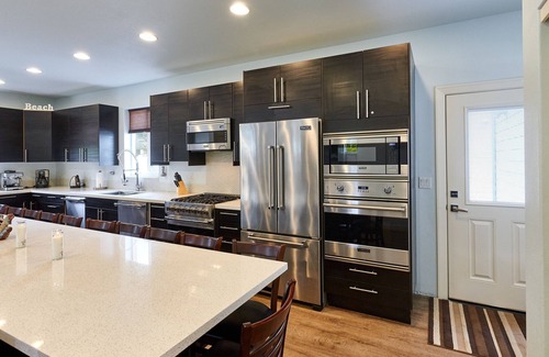 Lincoln Beach House | Spacious Beachfront Home with Whale Watching & Pool Access