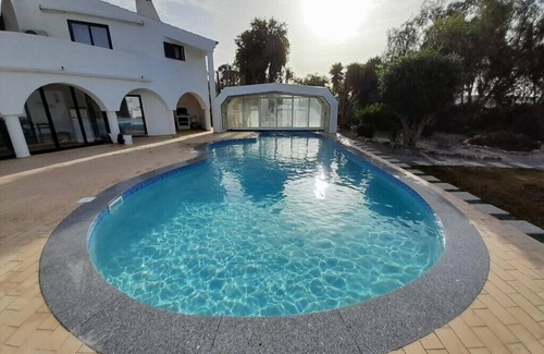 Penina Villa | Elegant Villa with Private Saltwater Pool in Penina Resort